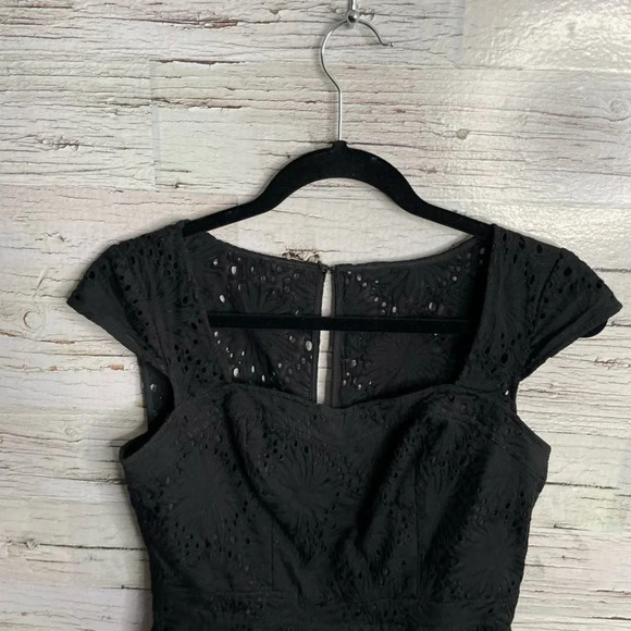 Black label Saks fifth ave eyelet black midi dress size 4 black - Picture 7 of 10